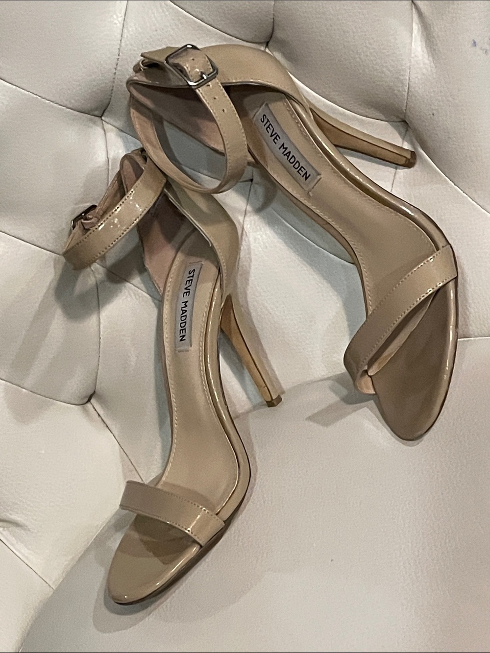 Steve Madden Beige Patent Ankle Strap heels Sandals Size 8.5 Style Real Love